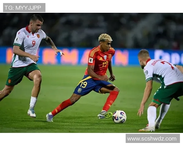 大扁平足球明星人物解析与成长历程分析 大扁平足球明星人物解析与成长历程分析