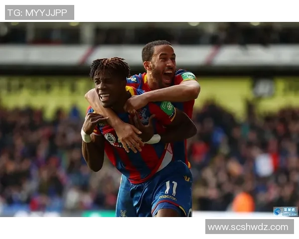 绿茵场上闪耀之星足球男神风采尽展激情时刻 绿茵场上闪耀之星足球男神风采尽展激情时刻